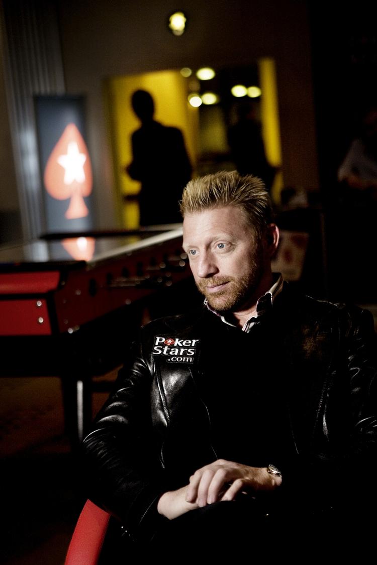 Boom Boom Becker. Boris Becker fik sit tilnavn på grund af en knaldhård serv. Kortene får dog en blidere behandling end tennisboldene i sin tid. 