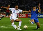 Thierry Henry (til venstre) og Fabio Cannavaro er blot to af mange muligheder i afstemningen. Arkivfoto. 