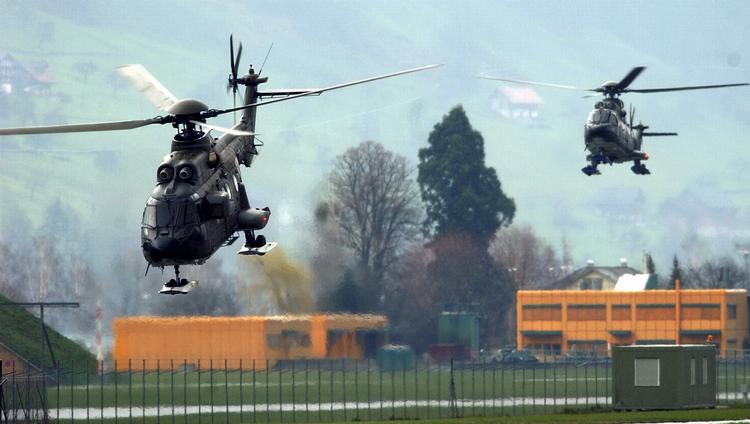 Det var en helikopter af denne model - Super Puma - der forulykkede ved den skotske kyst. Arkivfoto. 