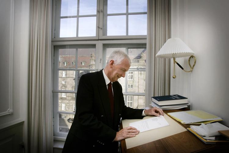 »Det er påfaldende, at de fleste centralbanker i så ringe grad har evnet at advare både politikerne og befolkningerne om, at der var fare på færde« 