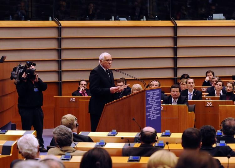 Den tjekkiske præsident Vaclav Klaus rystede EU-parlamentet med sin kritiske tale i dag. 