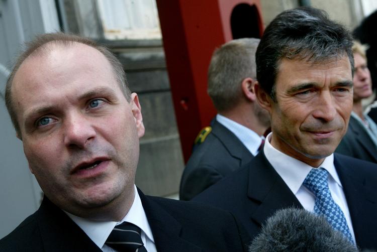 Defence Minister Søren Gade (left) and Prime Minister Anders Fogh Rasmussen. The United States has suggested that Fogh Rasmussen would be a good candidate for the secretary-generalship of NATO, but that there are other names on the table. 