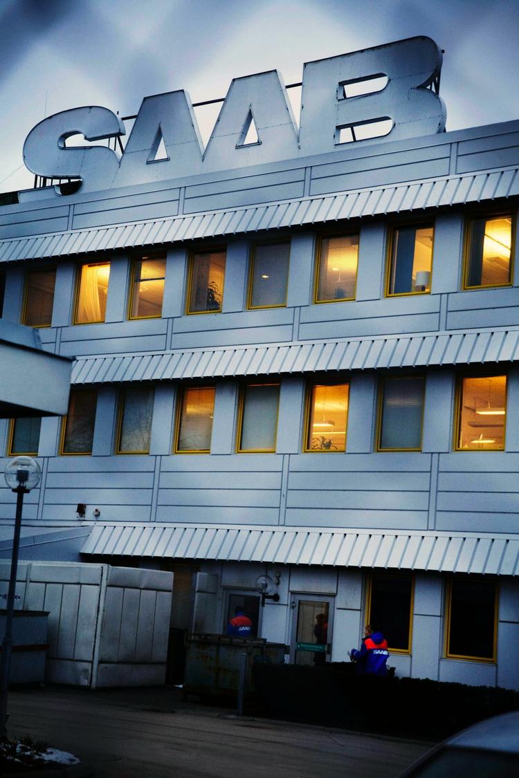 Saab, der holder til i den svenske by Trolhättan, gik i dag i betalingsstandsning. 4.000 ansattes fremtid er uvis. 