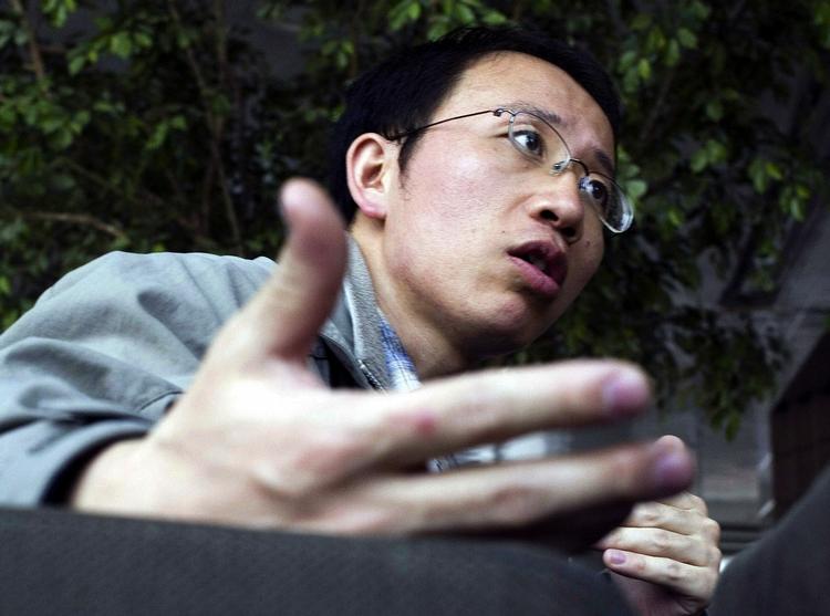 Hu Jia er en af de kinesiske systemkritere, der har fået hjælp fra det advokatfirma, som myndighederne nu lukker. Arkivfoto 