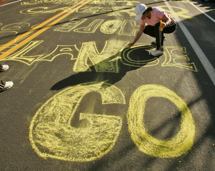 Lance Armstrong har fået massiv støtte fra sine fans under Tour of California.  I dag måtte den tidligere mester nøjes med en 14-plads. 