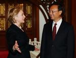 USA's udenrigsminister, Hillary Clinton, taler med den kinensiske udenrigsminister Yang Jiechi i Beijing. 