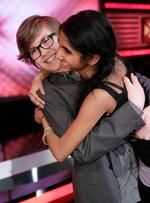 Det er ikke kun i X Factor Sidsel er populær. Også blandt de politiske partier har man fået øjnene op for den 16-årige pige, som selv siger, at hun vil i folketinget. 