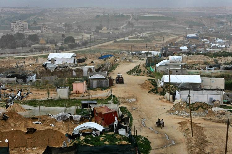 Grænsen mellem Egypten (øverst til venstre) og Gaza. 