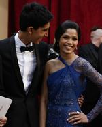 Freida Pinto fra 'Slumdog Millionaire' er klar til Oscar-fest med resten af film-holdet, som er nomineret til ti statuetter. 