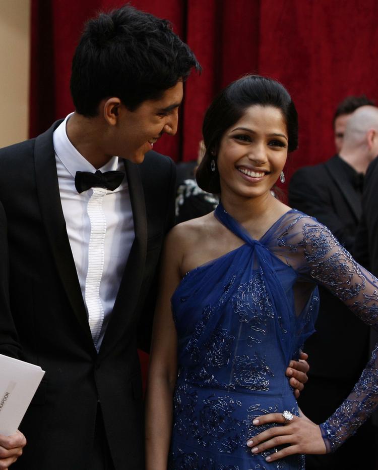 Freida Pinto fra 'Slumdog Millionaire' er klar til Oscar-fest med resten af film-holdet, som er nomineret til ti statuetter. 