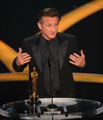 Sean Penn snuppede en Oscar for næsen af Mickey Rourke. 