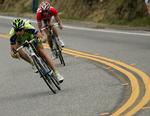Vincenzo Nibali (tv) under en nedstigning fra Palomar Mountain, hvor han jagtes af Frank Schleck. Arkivfoto. 