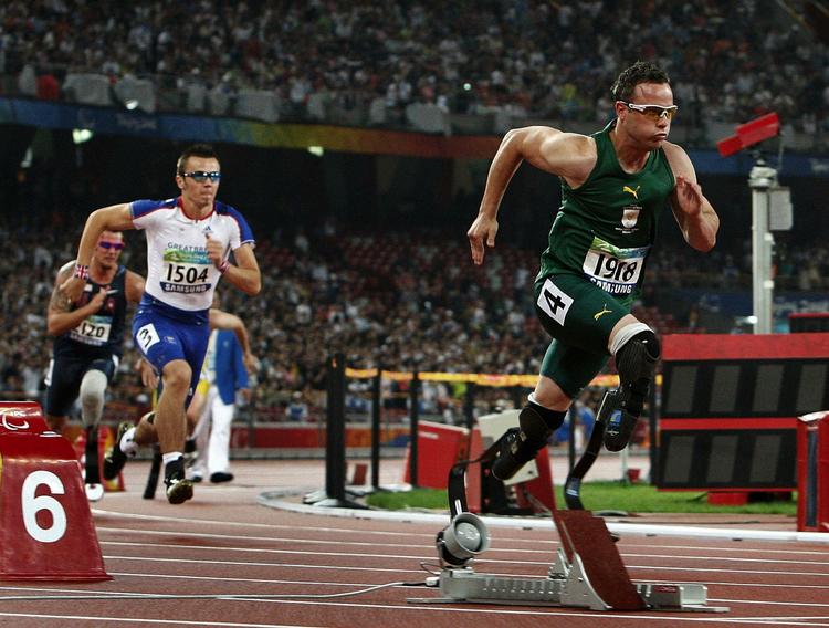 Oscar Pistorius eller 'Blade Runner' er, ifølge sin manager, snart klar til konkurrence igen. Arkivfoto. 