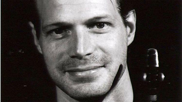 Den norske musiker Torben Snekkestad  benytter sig af avancerede spilleteknikker, når han trakterer saxofoner og klarinet. Pr-foto 