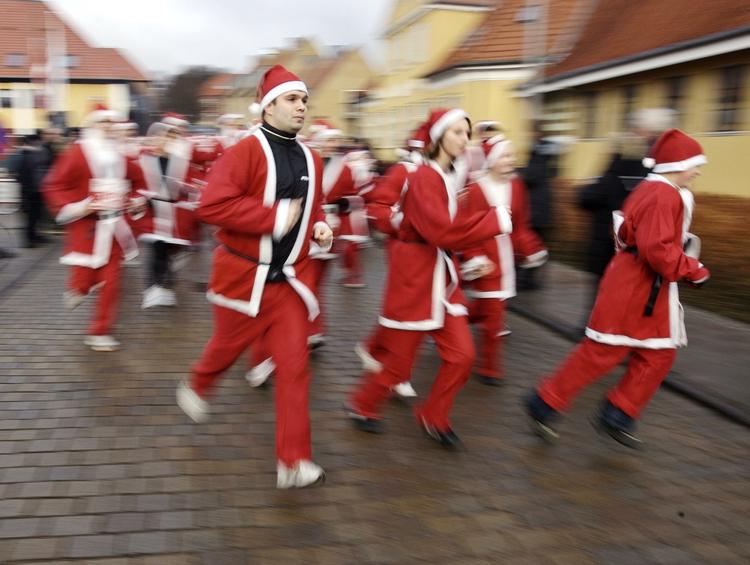 Kalundborgs julemandsløb. Den danske udgave af løbet er et velgørenhedsløb, der denne gang støtter børn fra ressourcesvage familier. Arkivfoto. 