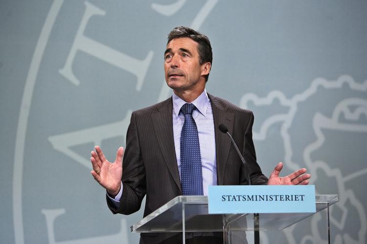 Prime MInister Anders Fogh Rasmussen and four other ministers will be presenting the government's tax reform proposal. 