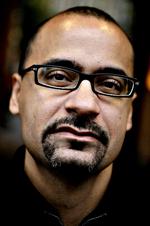 Junot Díaz har skrevet om at tilhøre to kulturer - helt uden klynk og med masser af krudt. Arkivfoto: Jonathan Bjerg Møller 