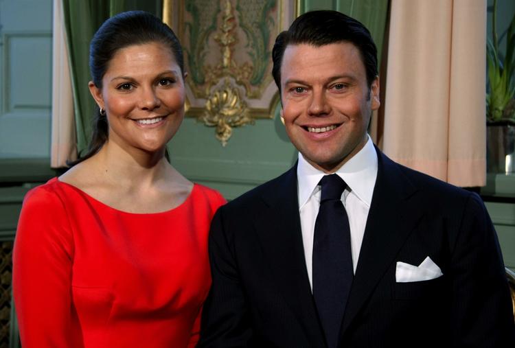 Kronprinsesse Victoria og Daniel Westling, der nu officielt er hendes forlovede. 