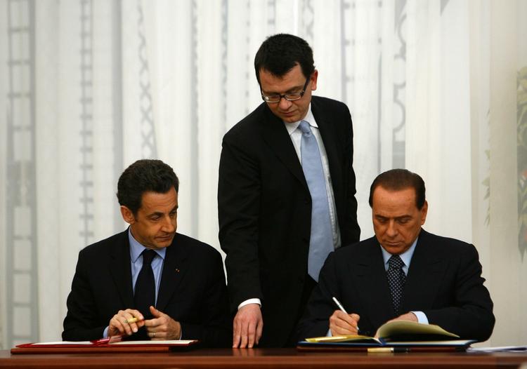Frankrig skal hjælpe Italien med at oprette atomkraftværker. Det underskrev Frankrigs præsident, Nicolas Sarkozy, og Italiens premierminister, Silvio Berlusconi, en aftale om i dag. 
