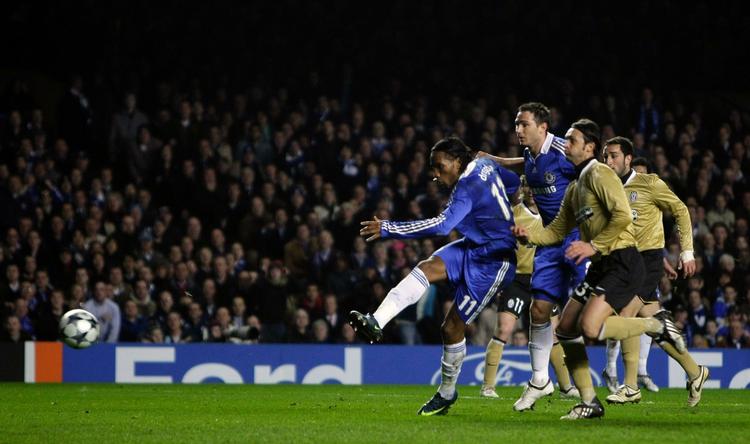 Efter 12 minutter scorede Didier Drogba sit andet mål i denne Champions League-sæson. 