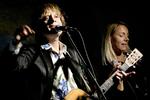Tobias Trier (her fanget ved en koncert i Huset) kommer helt tæt på publikum på café Pixie 4. april. 