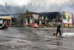 Dette svenske ICA-supermarked og fire andre butikker i byen Södertalje blev i nat ramt af tidsindstillede brandbomber. Ejeren af butikken, Jesper Tovar, er chokeret og kalder angrebet for »ren terrorisme«. Gerningsmændene er endnu ikke pågrebet. 