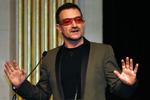 En række af verdens store udviklingsorganisationer beskylder Bono for at tale varmt om bedre vilkår for verdens fattige, mens han selv kryber i skattely, der koster milliarder for irerne og den fattige del af verden.  Foto: Jacques Brinon/AP 