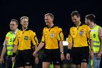 Dommertrioerne - som her Henning Jensen, Michael Svendsen og Lars Hummelgaard - kan i fremtiden blive til kvintetter, hvis Fifas eksperimenter viser sig vellykkede. Arkivfoto. 