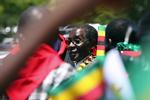 Mugabe advarer farmere i fødselsdagstale