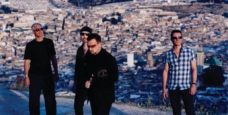 Libanon. U2 har rejst og indspillet sange mange steder i verden til 'No Line On The Horizon'. Inspirationen fra eksempelvis Libanon, hvor dette billede er taget, er dog forsvindende lille på et album med klassisk rockmusik. Foto: Anton Corbijn 