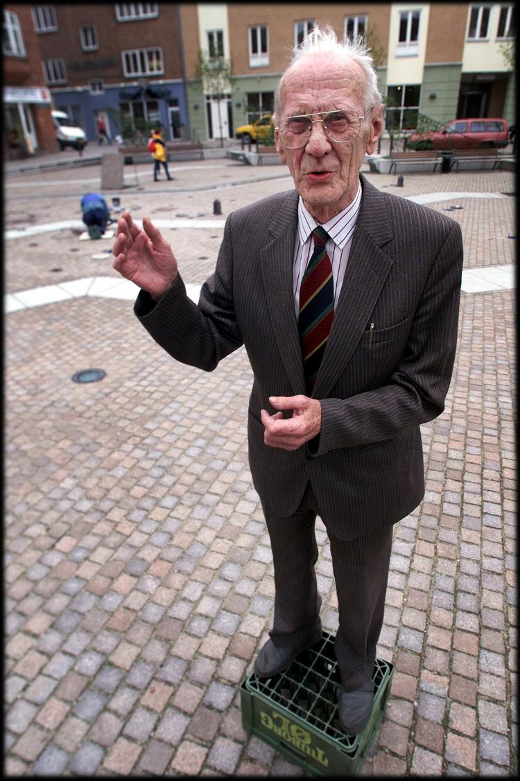 Peter Rindal, her fotograferet i Aalborg i 2001, døde på plejehjem i en alder af 86 år. 