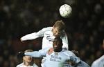 Mikael Antonsson - her i en hovedstødsduel med Manchester Citys Nedum Onuoha - er ude med en ledbåndsskade til kampen mod Brøndby. Arkivfoto. 