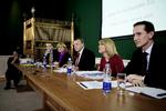 Dansk Folkepartis Kristian Thulesen Dahl og Pia Kjærsgaard, finansminister Lars Løkke Rasmussen (V), erhvervs- og økonomiminister Lene Espersen (K) og skatteminister Kristian Jensen ved fremlæggelsen af skattereformen. 