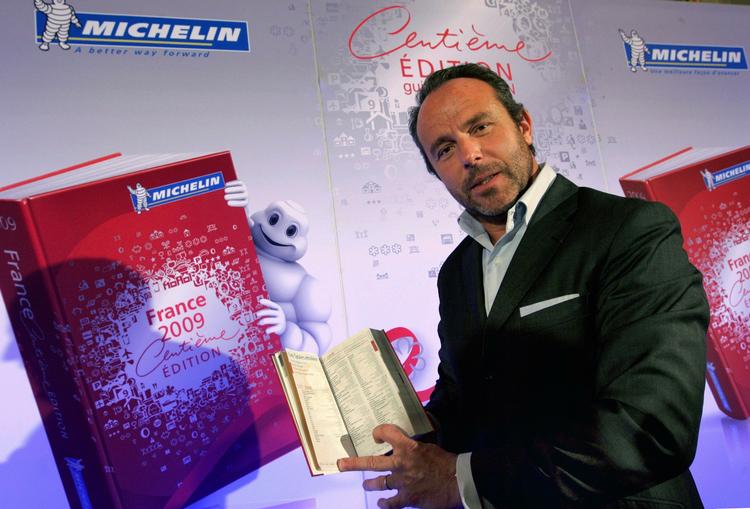 Jean Luc Naret, head of the Michelin Guide, presents the 2009 edition in Paris on March 2, 2009. A Dutch restaurant in Maastricht wants to give its star back. 