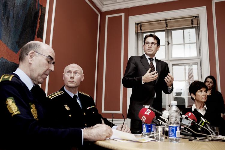 Justice Minister Brian Mikkelsen announcing new measures to combat the ongoing gang warfare in Denmark. He is flanked from left by Superintendant Per Larsen, National Commissioner Jens Henrik Højbjerg and Copenhagen Police Director Hanne Bech Hansen. 