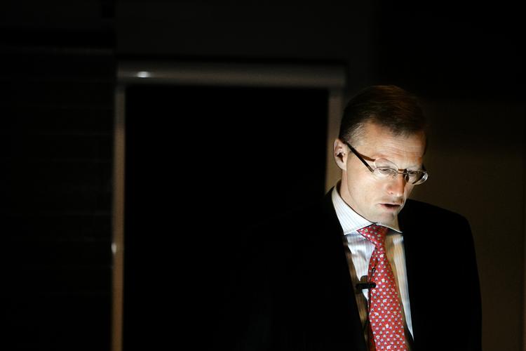 »De vanskelige markedsvilkår, vi har oplevet i starten af 2009, vil lægge et stort pres på vores forretning«, siger Nils Smedegaard. 