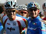Den spanske superstjerne Alberto Contador (th.) er igen velkommen i de franske cykelløb. Arkivfoto. 