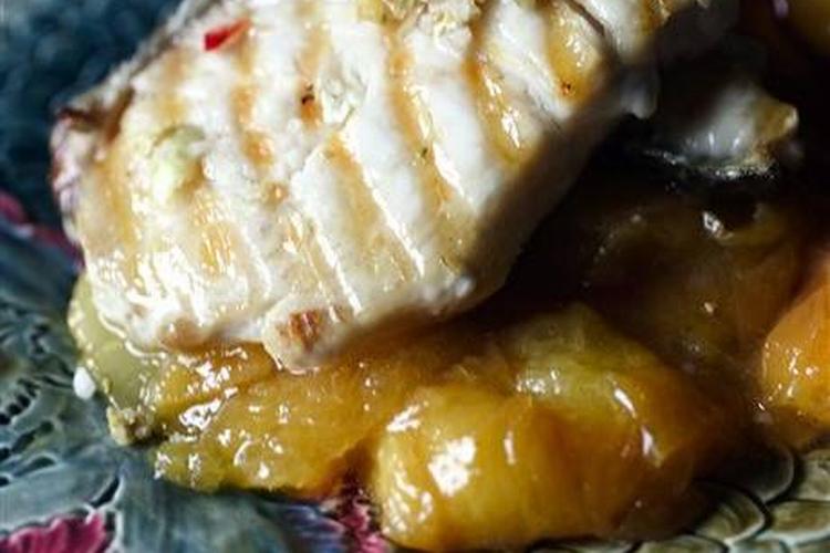 Smørfisk med abrikoschutney