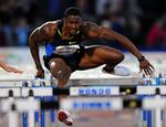 OL-bronzevinder David Oliver måtte kæmpe hårdt i Melbournes modvind, før han ved Melbourne Track Classic sejrede på 110 meter hæk. 