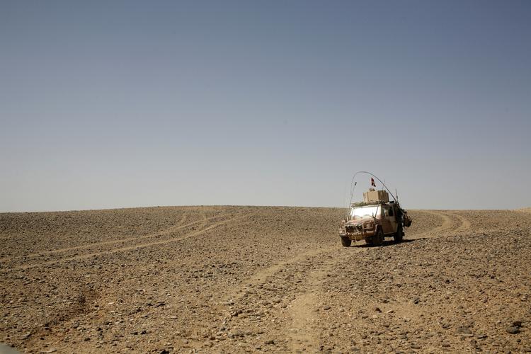 HOK vil ikke sige hvor i Helmand, kampen stod. Her er det danske soldater på ruten mellem Camp Bastion og Camp Price. Arkivfoto. 
