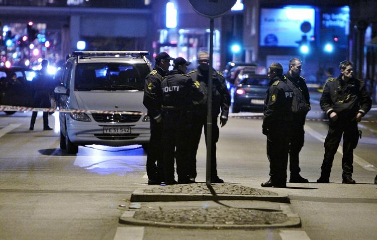 »Alle har troet, at politiet vidste, hvad de havde med at gøre, men bare ikke ville fortælle gud og hvermand om det. Men når ministeren ikke ved besked, er der måske ingen, der gør «. 