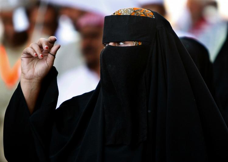 Saudiske kvinder har fået et håb om, at de på et tidspunkt kan få lov til at sætte sig bag rattet, efter islamforskere har udtalt, at der ikke er nogen grund til at forbyde kvinder at køre bil. 