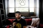 Rasmus Poulsen, aka Ras Money, er dj, fest- og klubpromoter. Lørdag starter han klubben Bas i Rillen i det nye ungdomshus. 