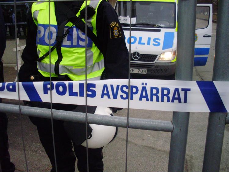 Der er talstærkt politi på gaden i Malmø for at holde styr på de mange demonstranter.  Også i går, da dette billede blev taget, var ordensmagten på stikkerne. 
