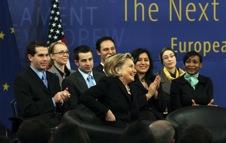 Det er næsten 25 år siden, at en ledende amerikansk politiker har besøgt Europaparlamentet, så Hillary Clintons besøg i dag vakte jubelscener. 
