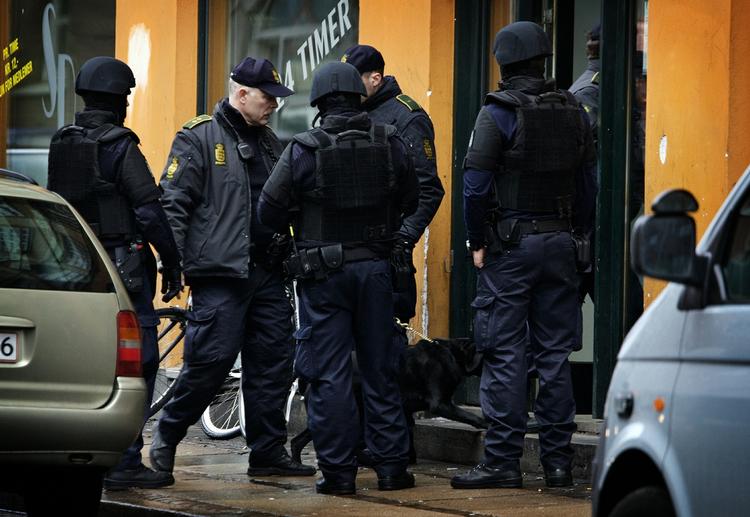 Våbenrazzia i Rantzausgade i København. Arkivfoto 