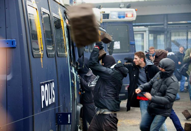 Anti-Israel-demonstrationen i Malmø udviklede sig voldeligt. 