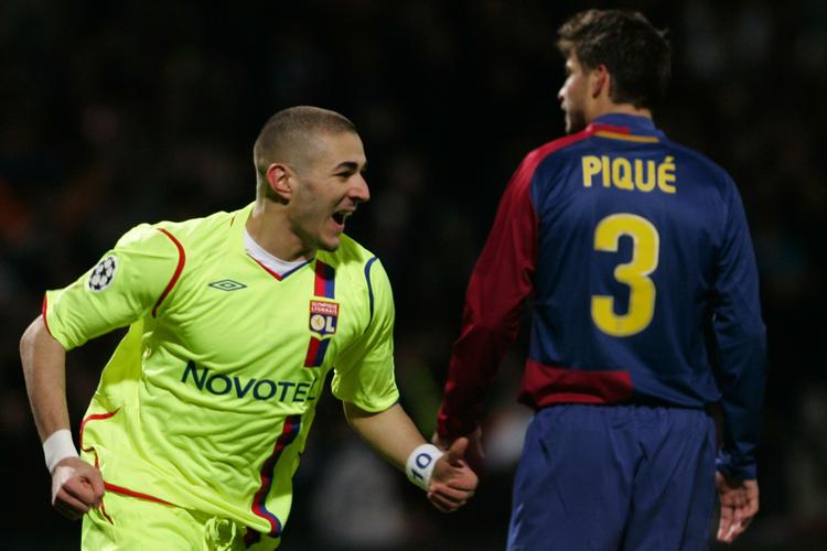 Lyons Karim Benzema jubler efter franskmændenes scoring i den første kamp mod Barcelona. Arkivfoto. 
