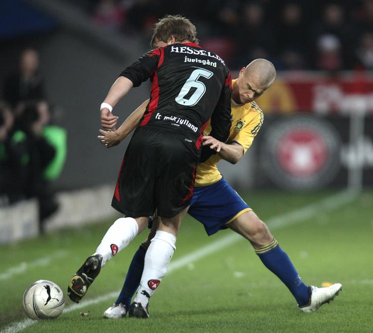 Samuel Holmén og de øvrige Brøndby-spillere kæmpede bravt, men blev møre i løbet af anden halvleg. 