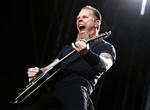 Det er formentlig ikke mavepine, der optager James Hetfield på dette billede. Arkivfoto. 
